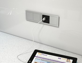 Электроустановочный модуль со сдвигающейся крышкой VersaHIT MONO (1 розетка 220V, бронза)